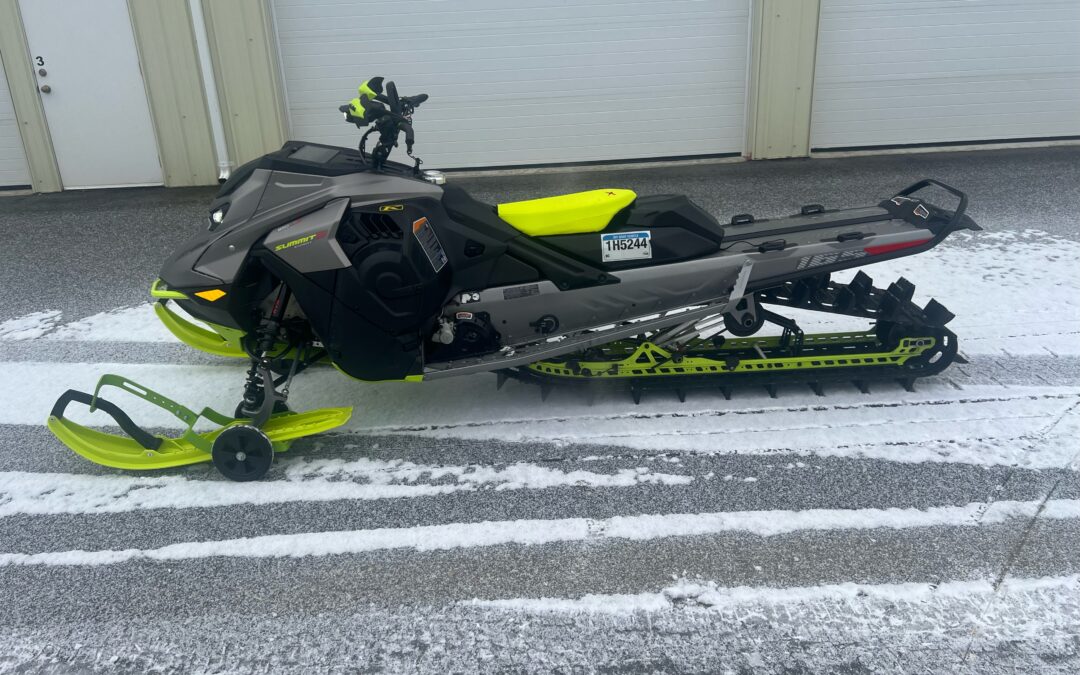 2023 Ski-Doo Summit Expert TurboR 165