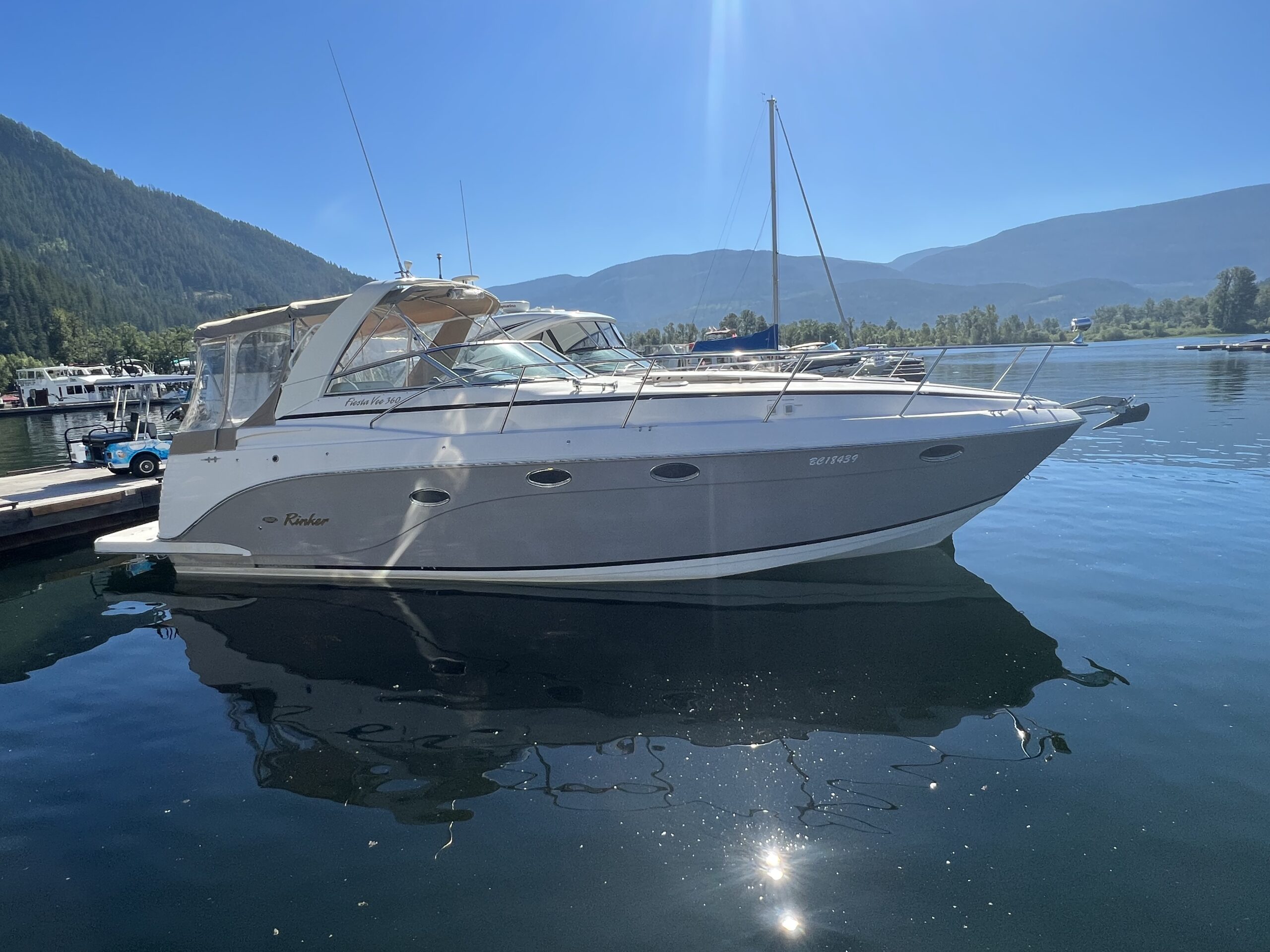 2005 Rinker Fiesta vee 360-image