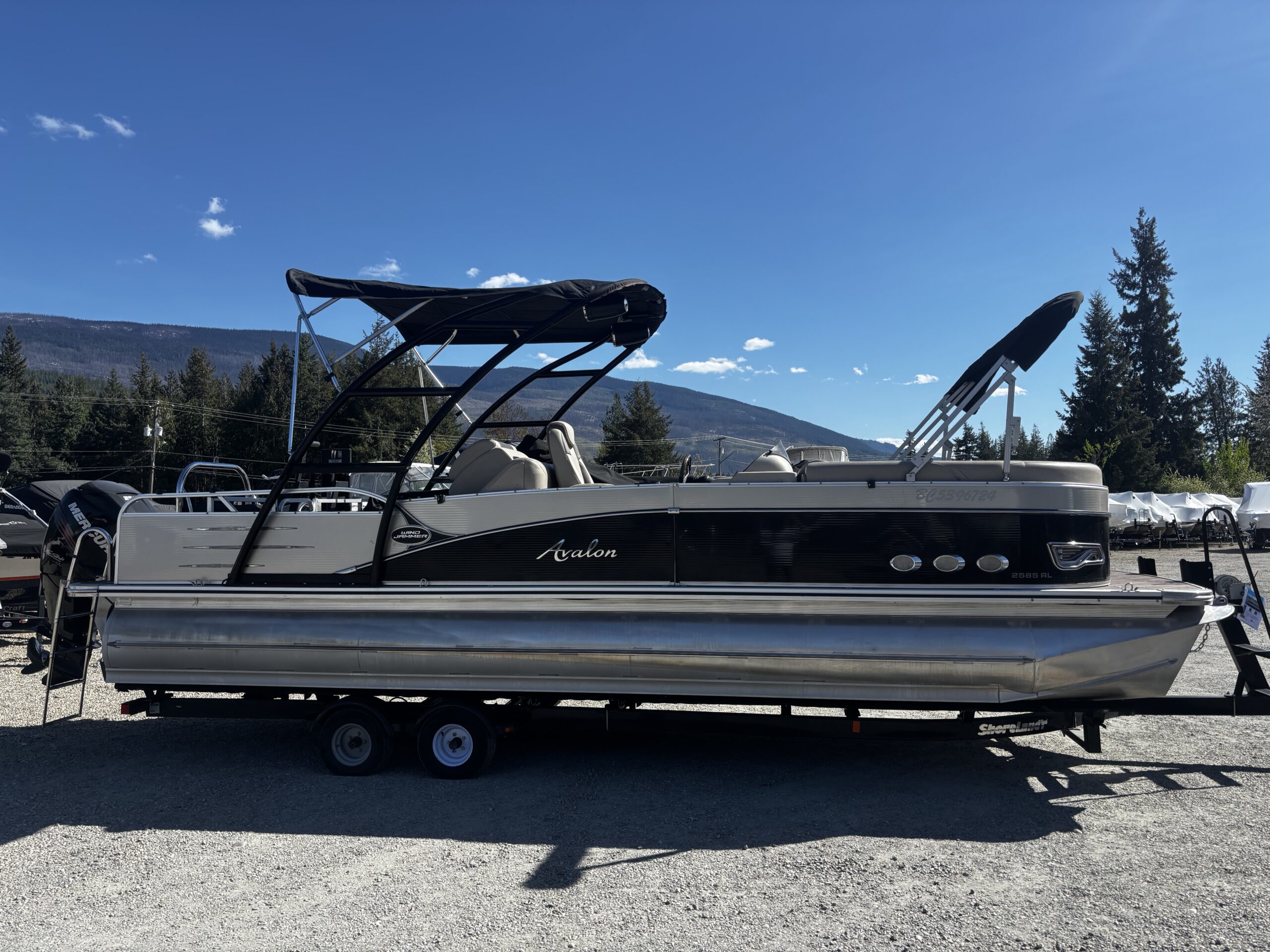 2016 Avalon 2585 Rear Lounger-image