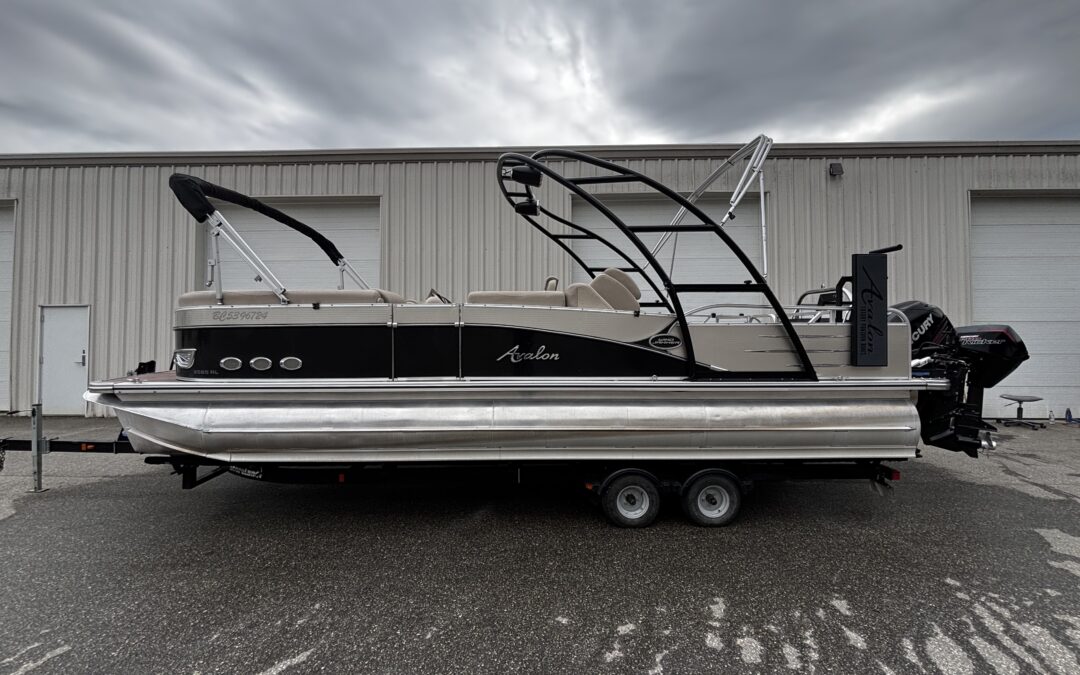 2016 Avalon 2585 Rear Lounger