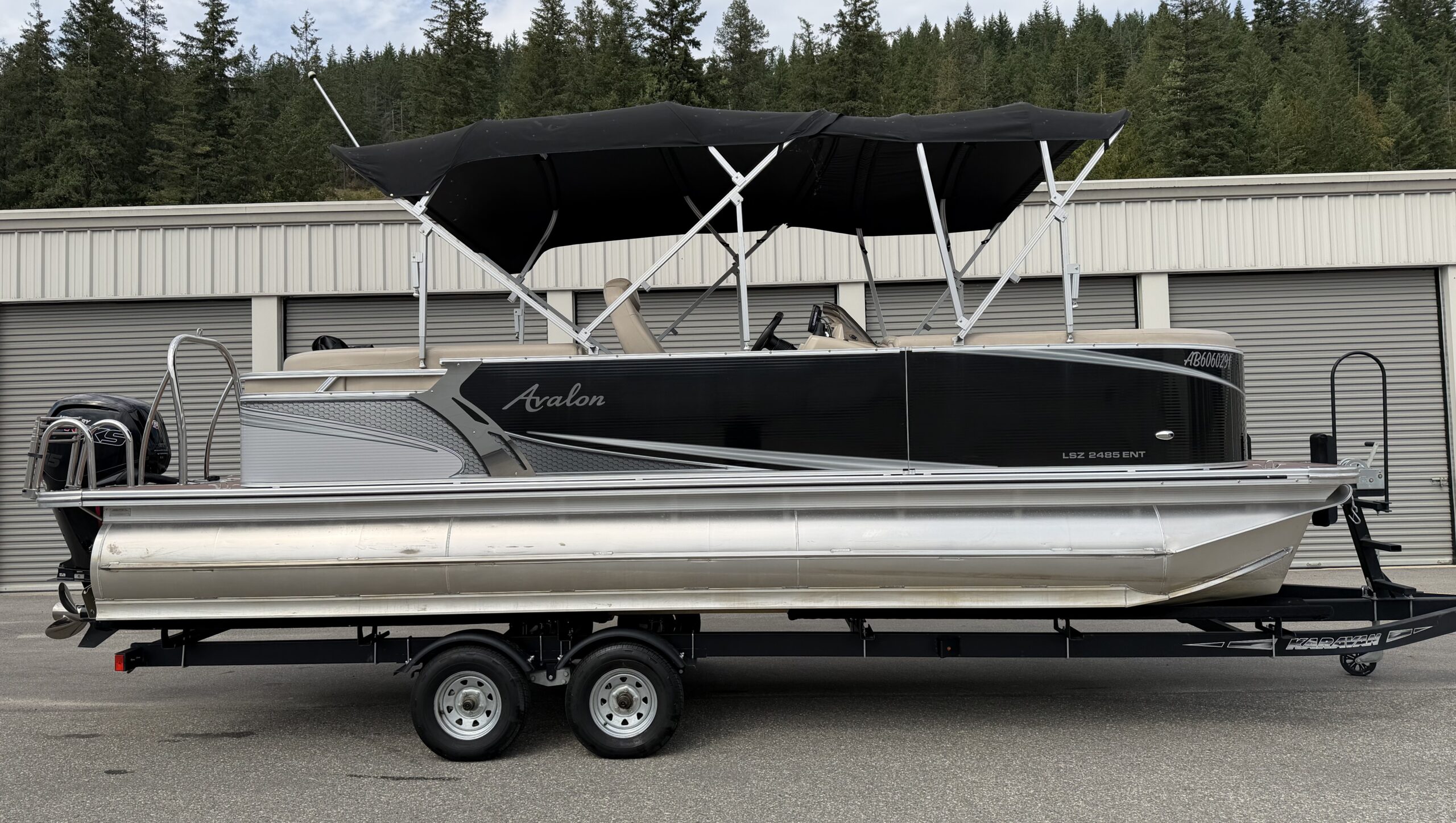 2017 Avalon LSZ 2485 Entertainer-image